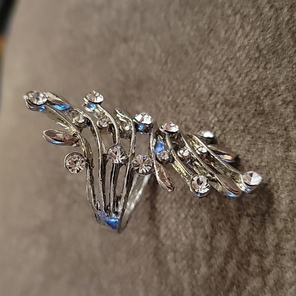 3/$30 VTG SILVERTONE Fairycore Rhinestone Art Deco Statement Ring - Picture 2 of 4